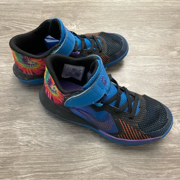 Nike Shoes Nike Kyrie Irving Flytrap 5 Bluerainbow Basketball Shoes Boys Size Poshmark